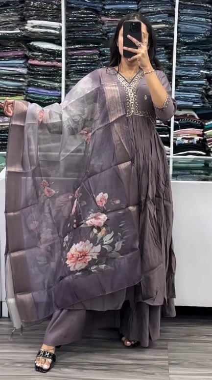 Women Crepe Kurta Trouser Dupatta Set